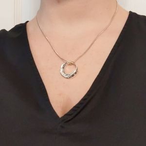 Silver pendant necklace